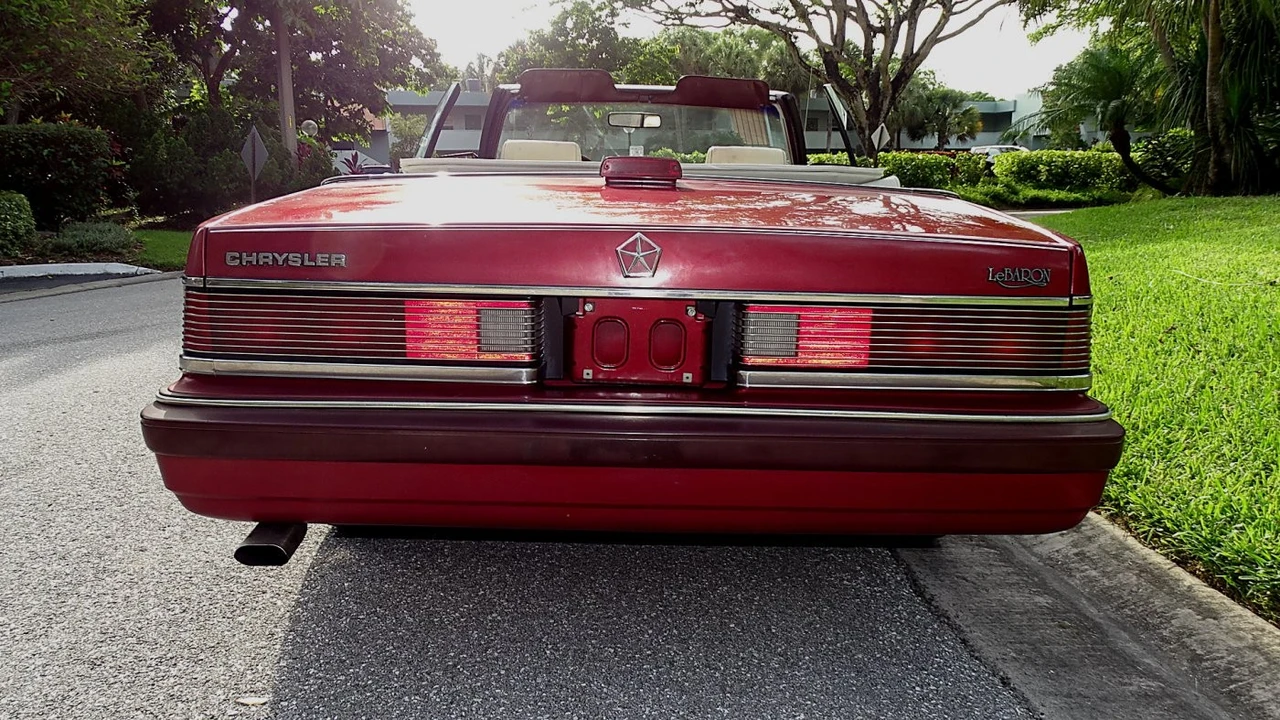 1986 Chrysler LeBaron - Image 12 of 24