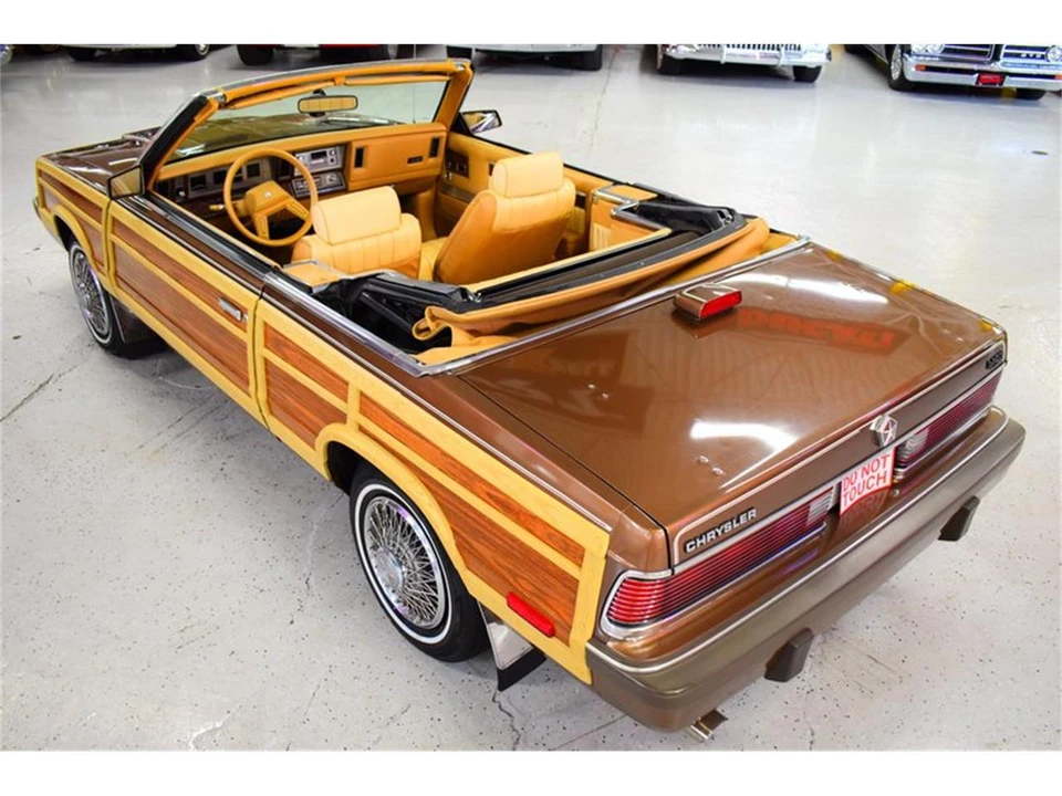 1986 Chrysler LeBaron - Image 16 of 31