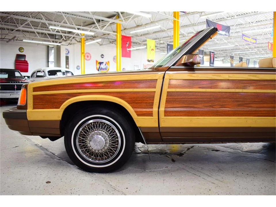 1986 Chrysler LeBaron - Image 21 of 31