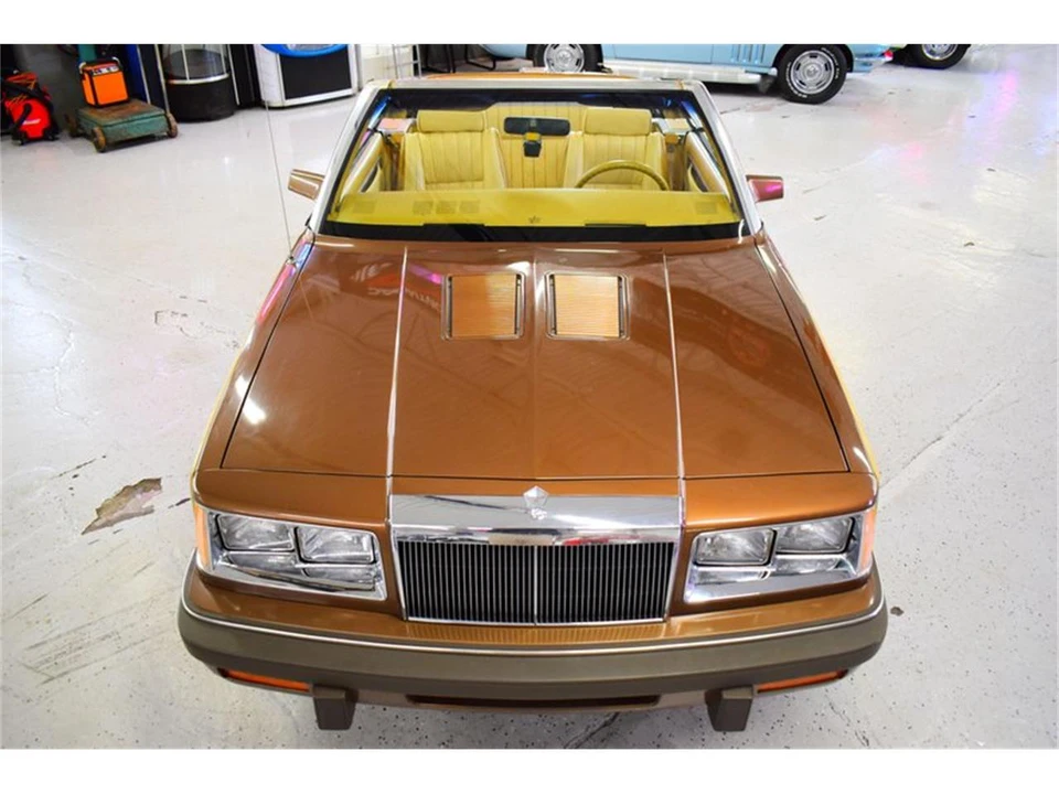 1986 Chrysler LeBaron - Image 27 of 31
