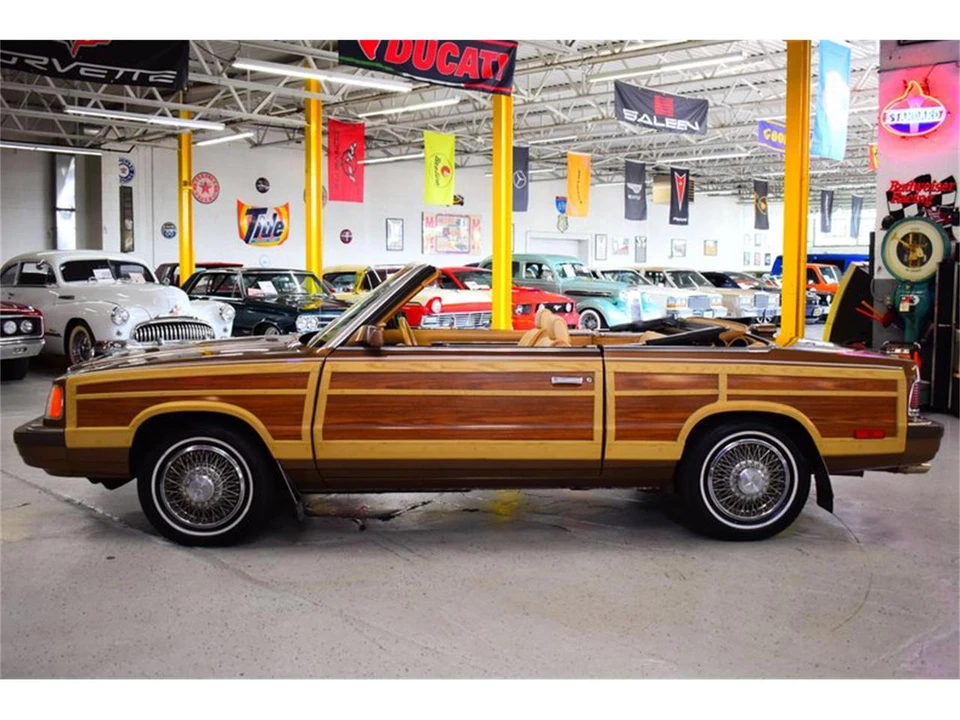 1986 Chrysler LeBaron - Image 18 of 31