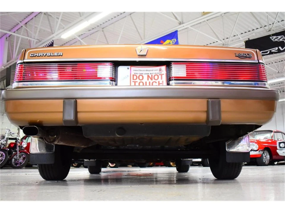 1986 Chrysler LeBaron - Image 14 of 31