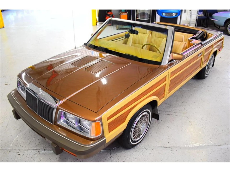 1986 Chrysler LeBaron - Image 24 of 31