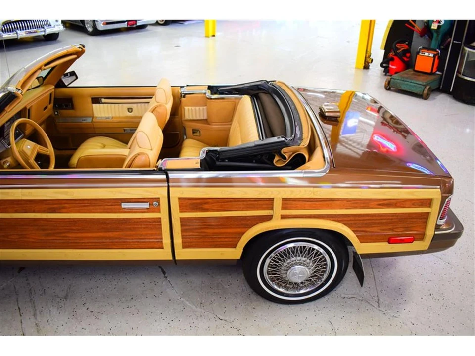 1986 Chrysler LeBaron - Image 19 of 31