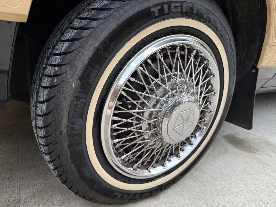 1986 Chrysler LeBaron - Image 10 of 31