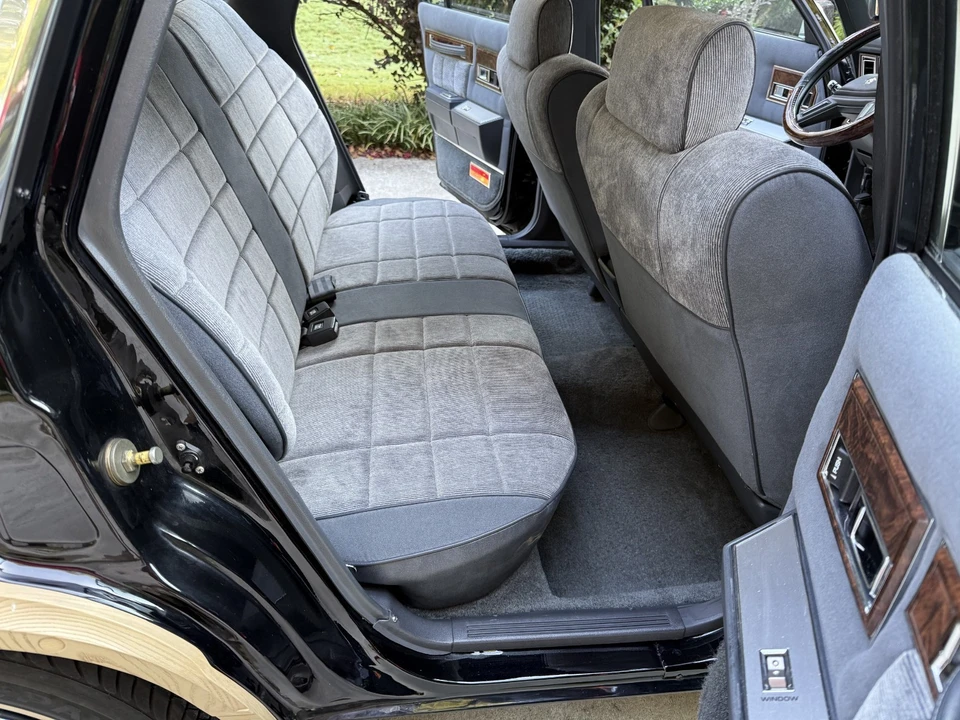 1986 Chrysler LeBaron - Image 31 of 31