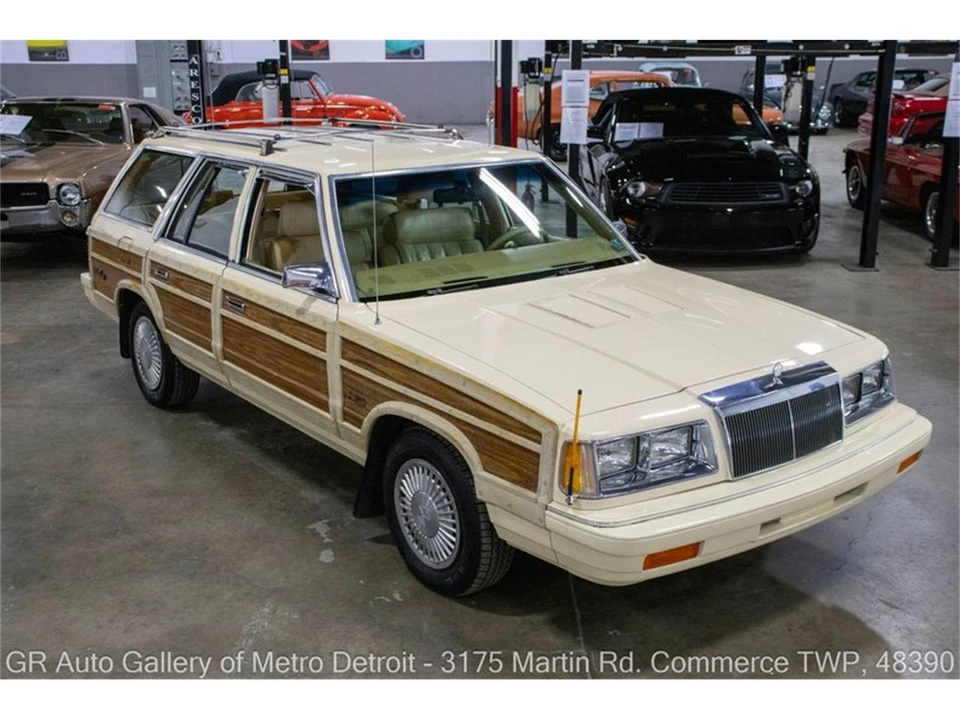 1986 Chrysler LeBaron - Image 9 of 31