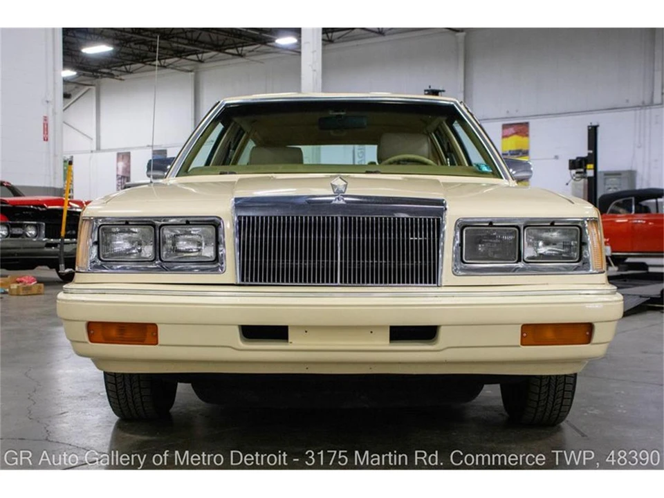 1986 Chrysler LeBaron - Image 12 of 31