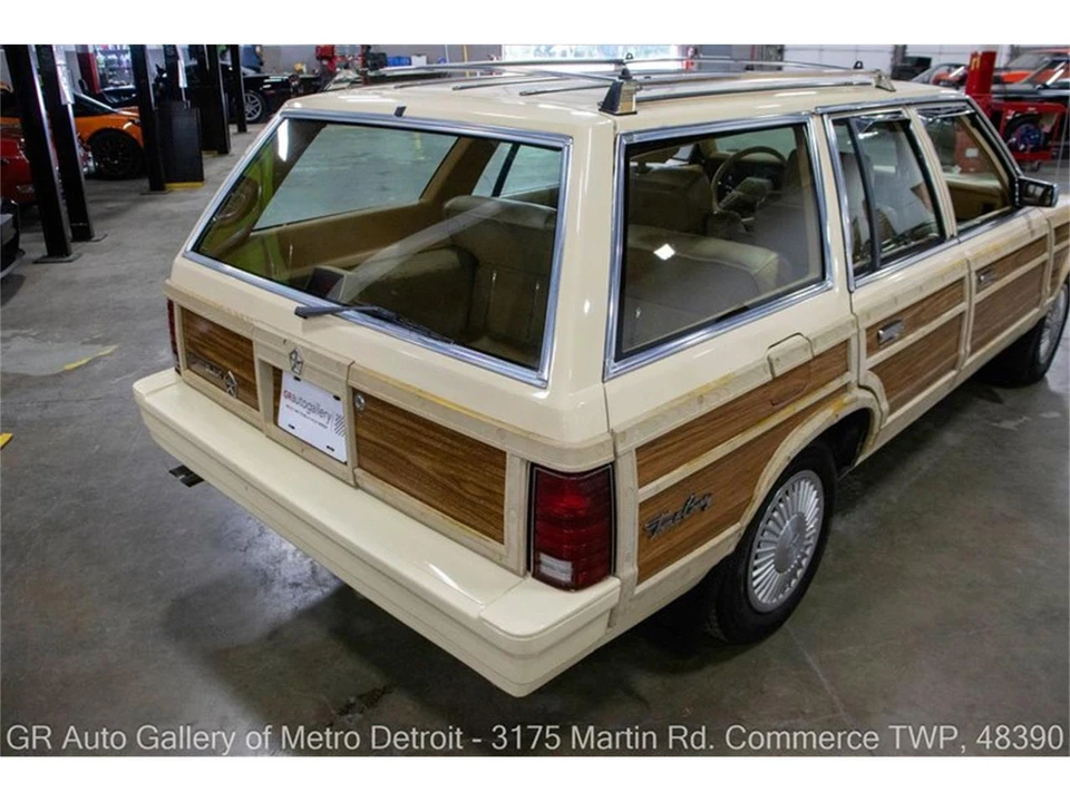 1986 Chrysler LeBaron - Image 15 of 31