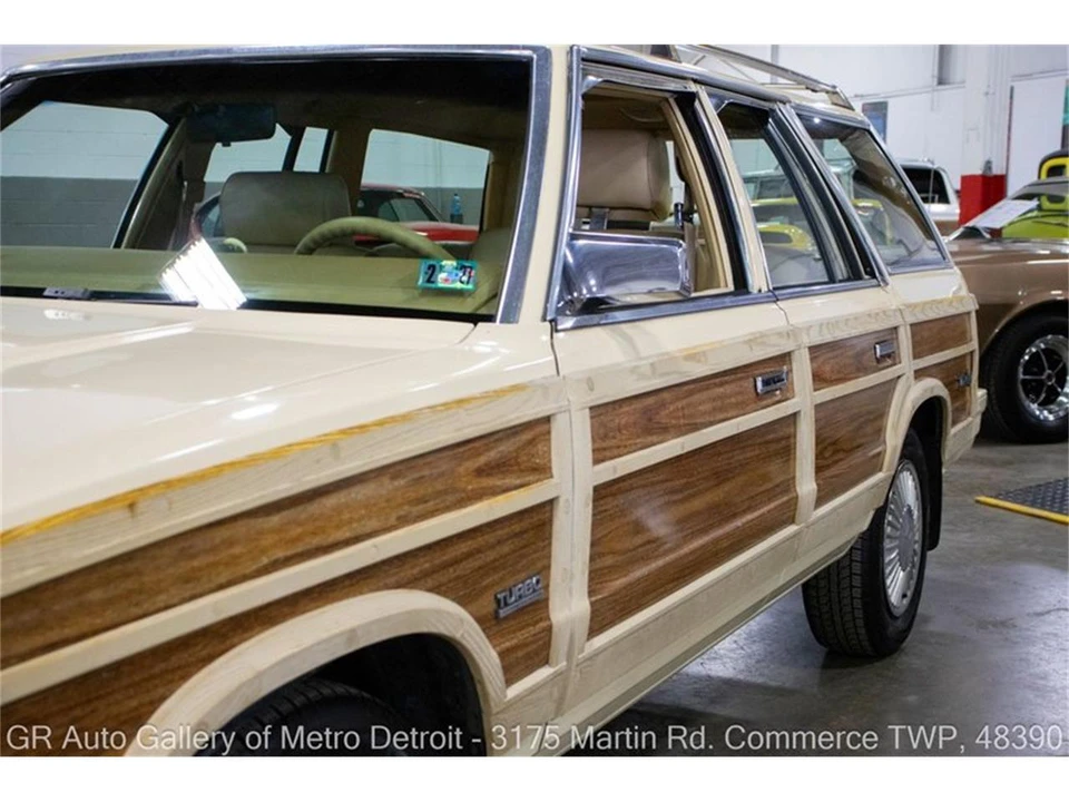 1986 Chrysler LeBaron - Image 21 of 31