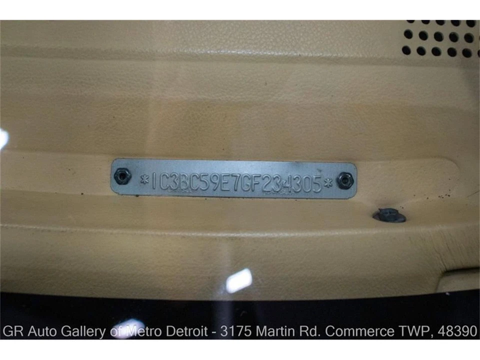 1986 Chrysler LeBaron - Image 17 of 31