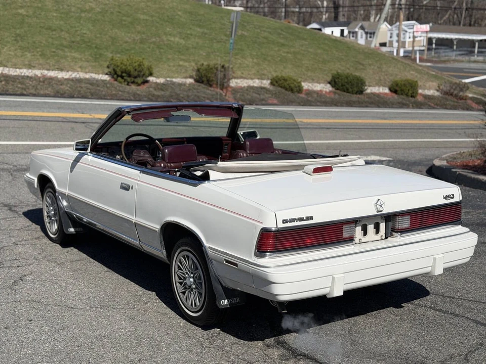 1986 Chrysler LeBaron - Image 9 of 21
