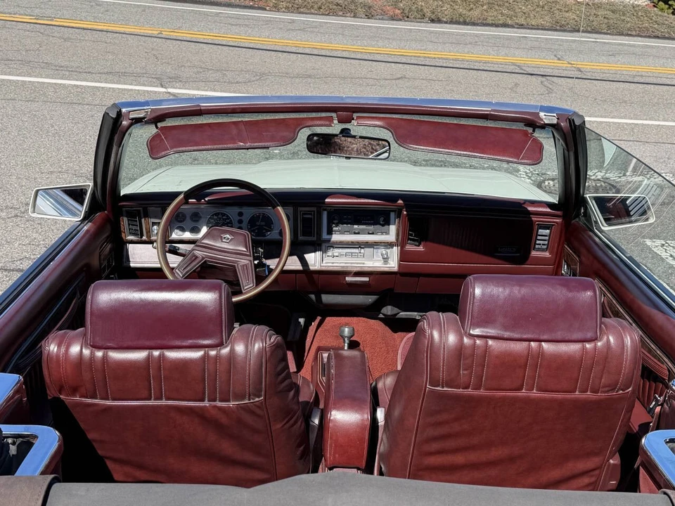 1986 Chrysler LeBaron - Image 18 of 21