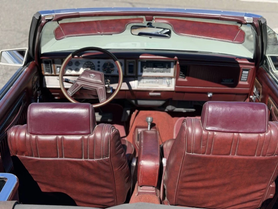 1986 Chrysler LeBaron - Image 17 of 21