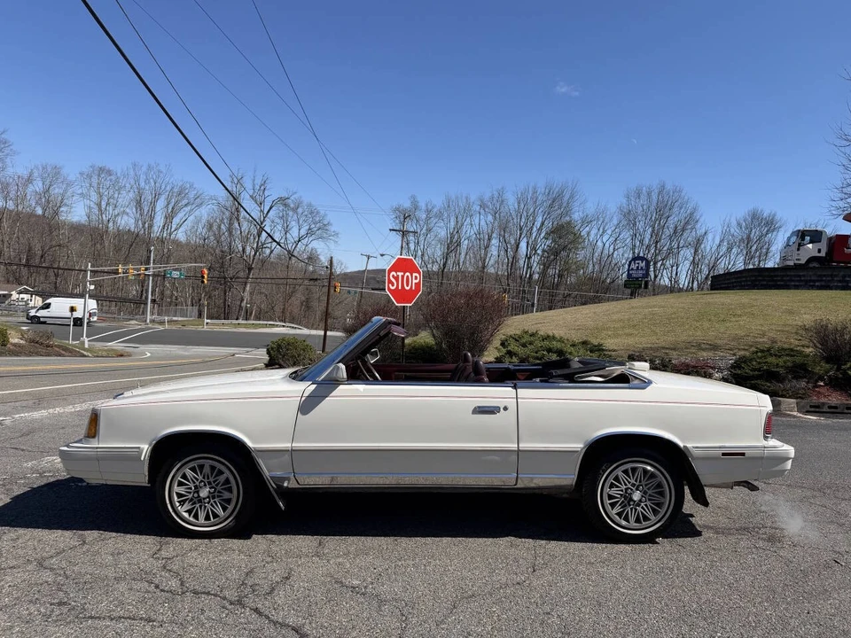 1986 Chrysler LeBaron - Image 11 of 21
