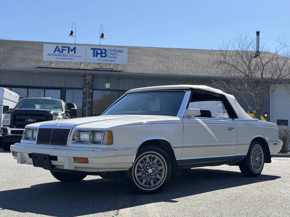 1986 Chrysler LeBaron - Image 3 of 21