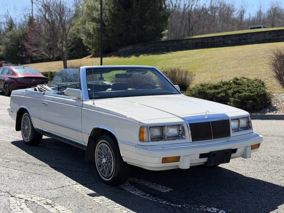1986 Chrysler LeBaron - Image 5 of 21
