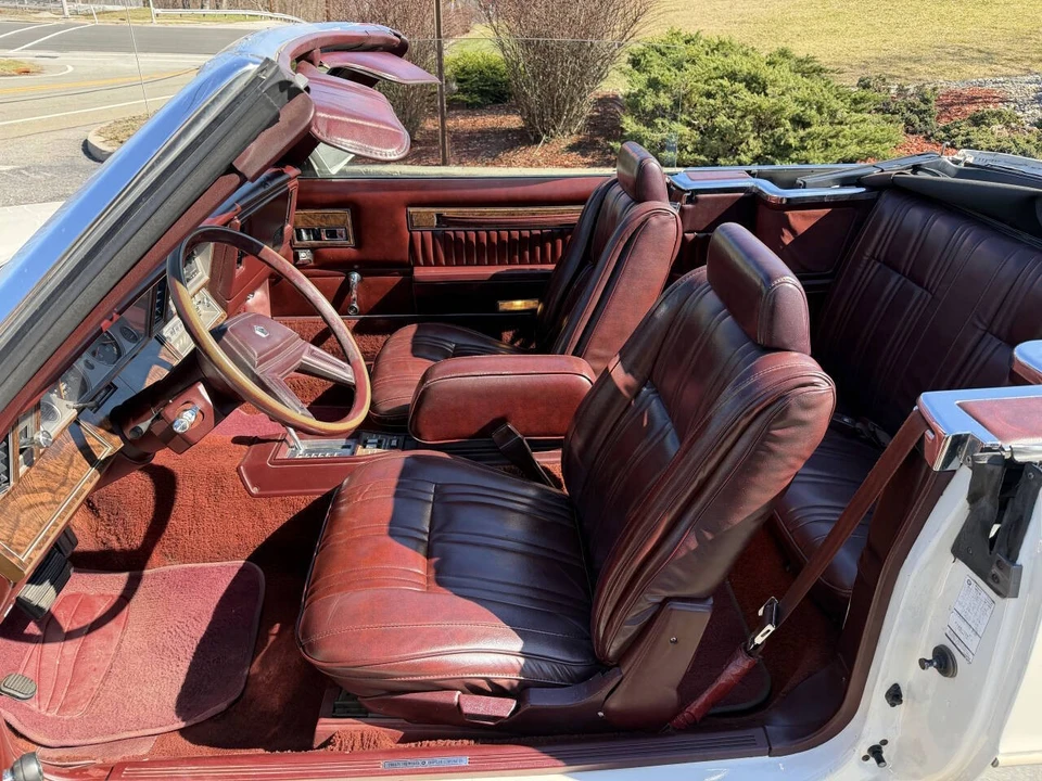 1986 Chrysler LeBaron - Image 21 of 21
