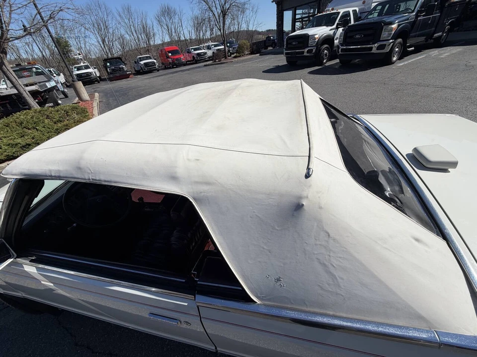 1986 Chrysler LeBaron - Image 12 of 21