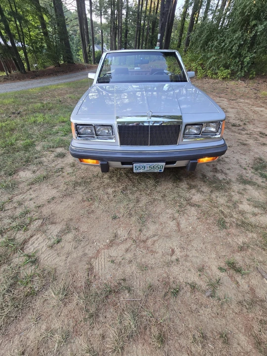 1986 Chrysler LeBaron - Image 29 of 31