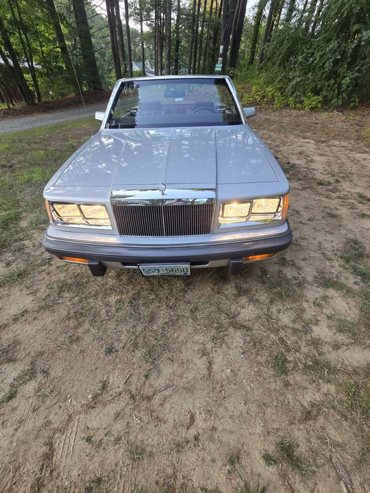 1986 Chrysler LeBaron - Image 28 of 31