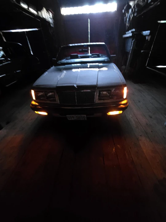 1986 Chrysler LeBaron - Image 30 of 31