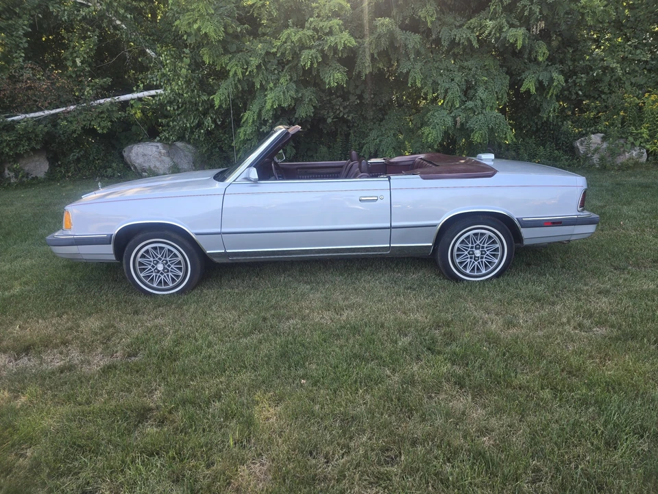 1986 Chrysler LeBaron - Image 15 of 31