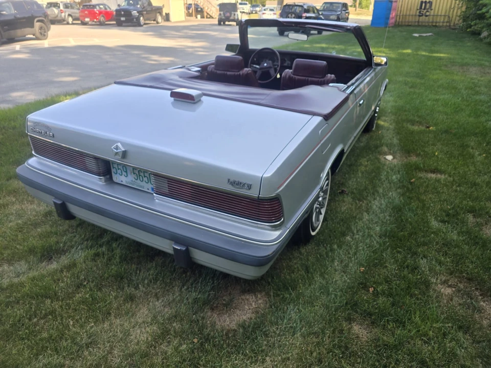 1986 Chrysler LeBaron - Image 12 of 31