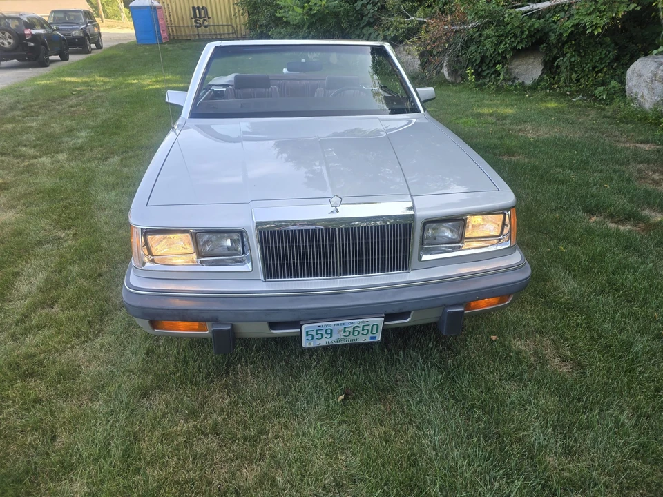 1986 Chrysler LeBaron - Image 26 of 31