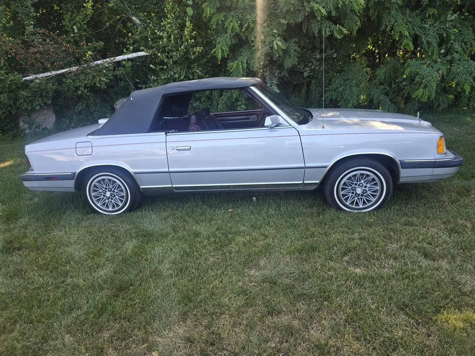 1986 Chrysler LeBaron - Image 21 of 31