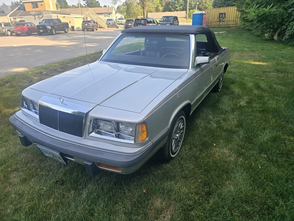 1986 Chrysler LeBaron - Image 18 of 31