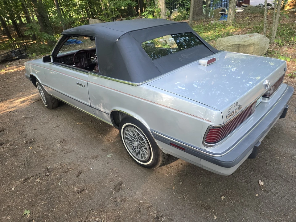 1986 Chrysler LeBaron - Image 25 of 31