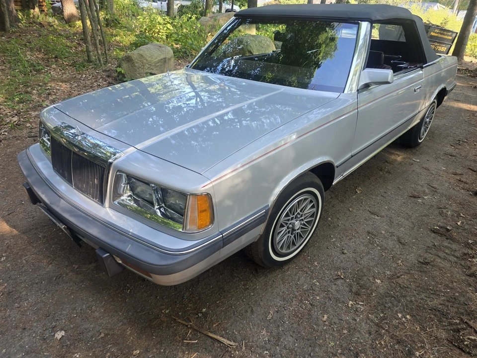 1986 Chrysler LeBaron - Image 17 of 31