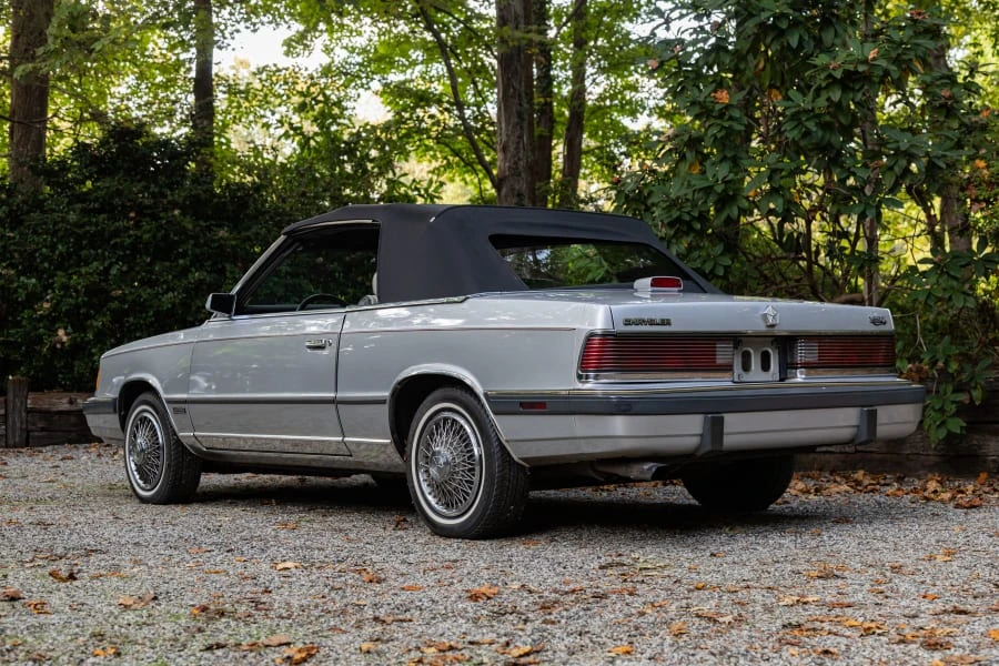 1986 Chrysler LeBaron - Image 9 of 31