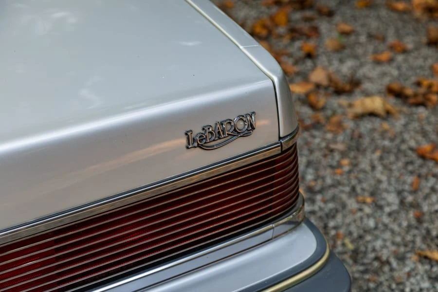 1986 Chrysler LeBaron - Image 8 of 31