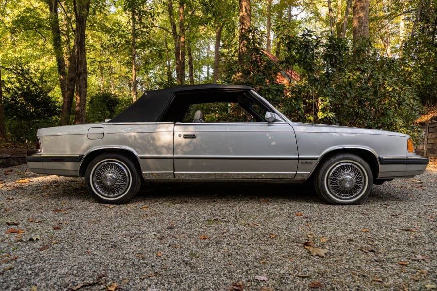 1986 Chrysler LeBaron - Image 10 of 31