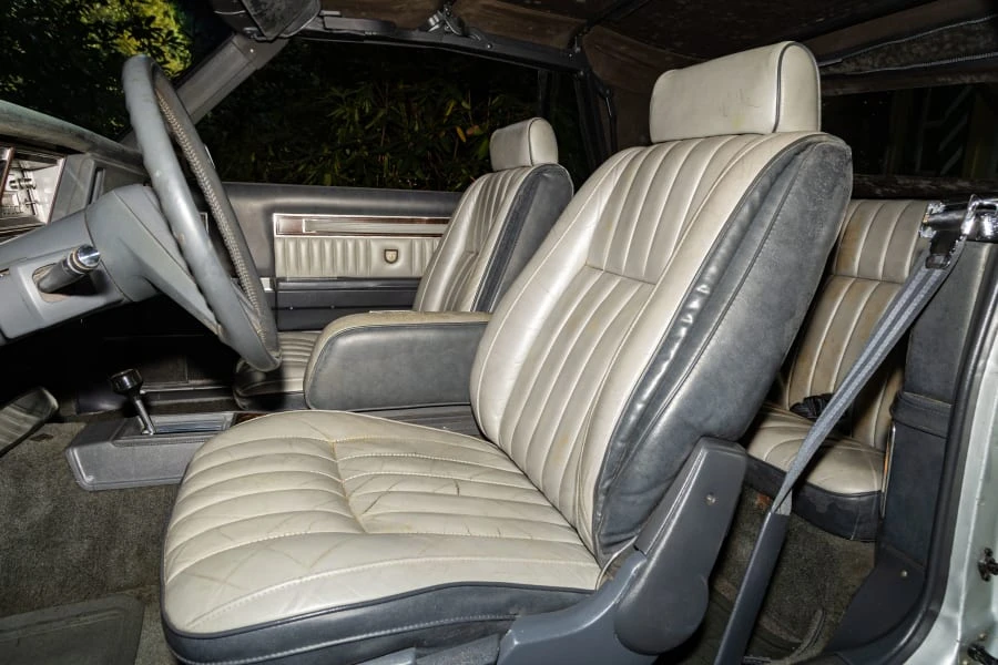 1986 Chrysler LeBaron - Image 23 of 31