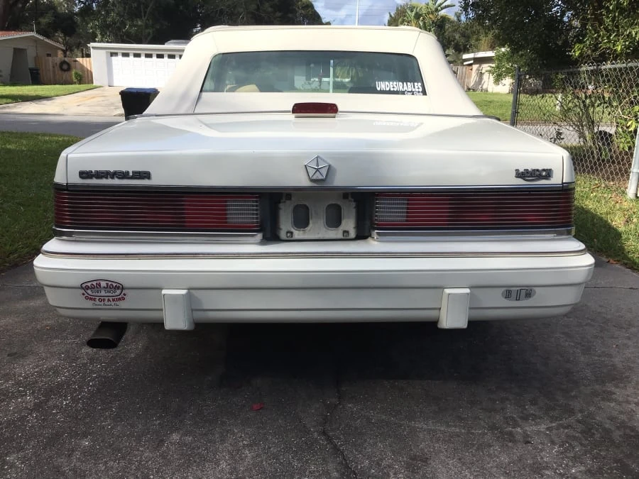 1986 Chrysler LeBaron - Image 10 of 11