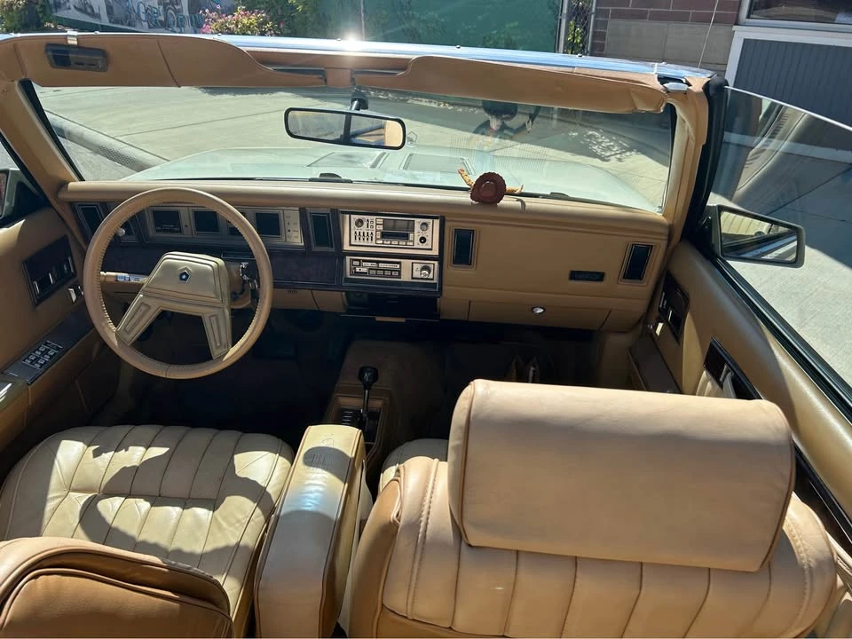 1986 Chrysler LeBaron - Image 9 of 14