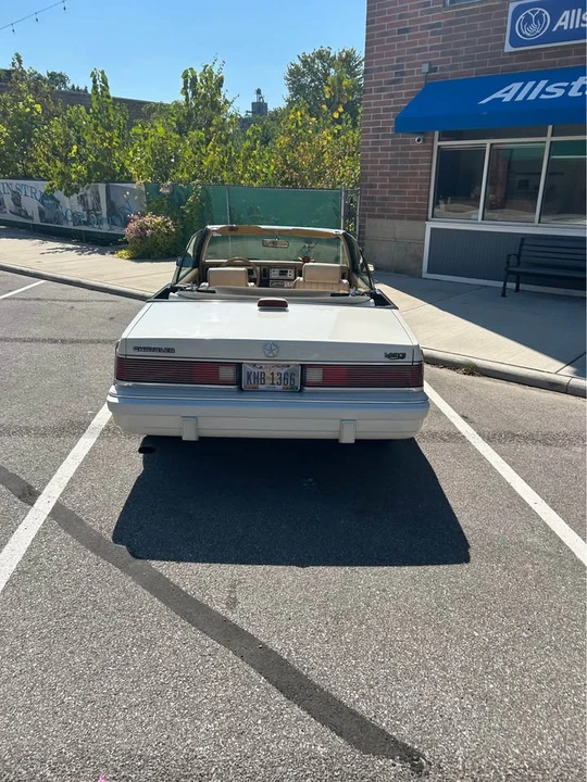 1986 Chrysler LeBaron - Image 10 of 14