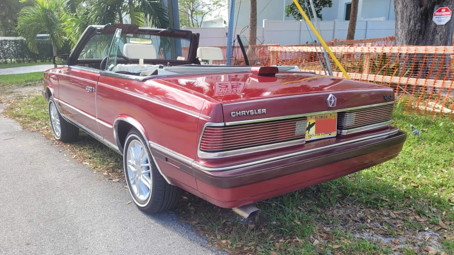 1986 Chrysler LeBaron - Image 9 of 15