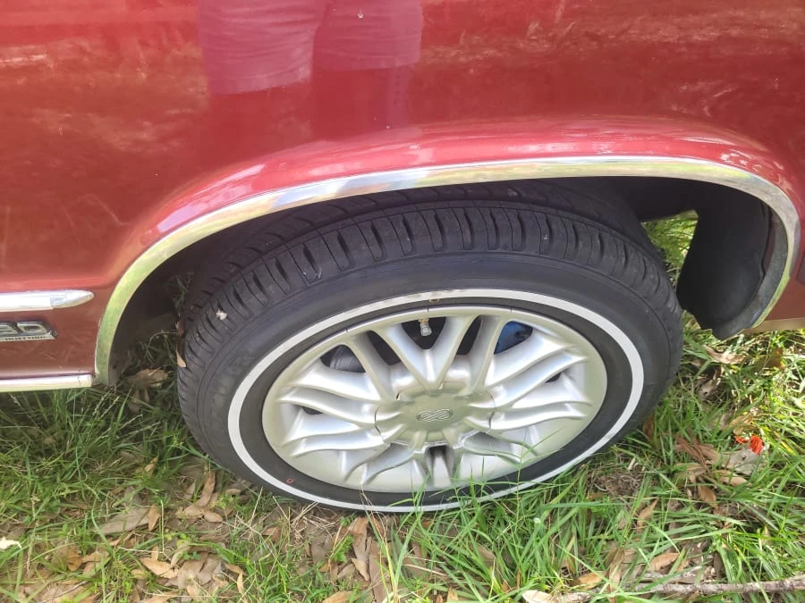 1986 Chrysler LeBaron - Image 7 of 15