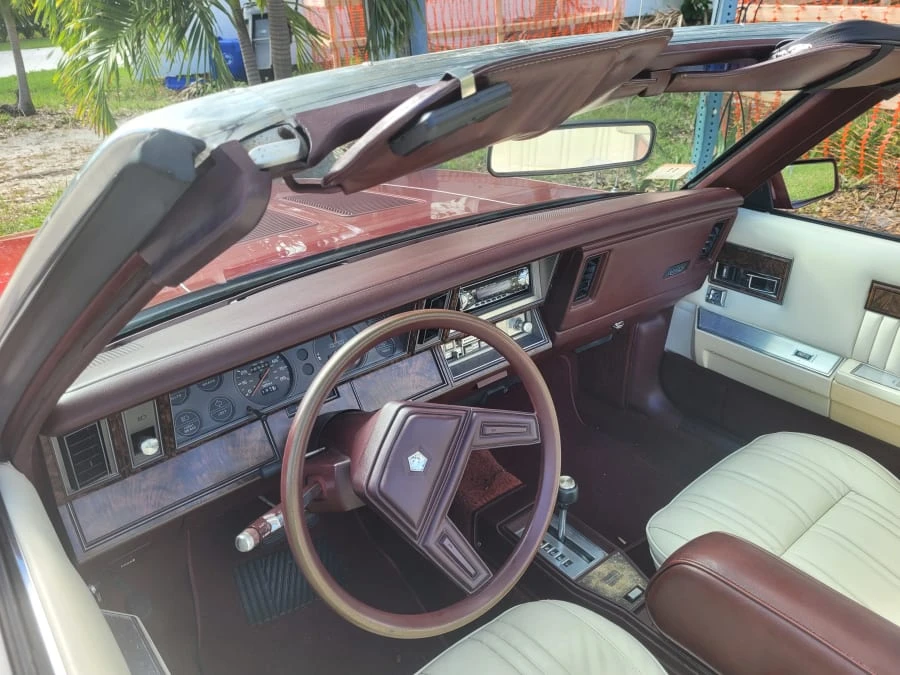 1986 Chrysler LeBaron - Image 14 of 15