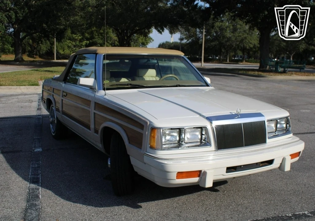 1986 Chrysler LeBaron - Image 18 of 21