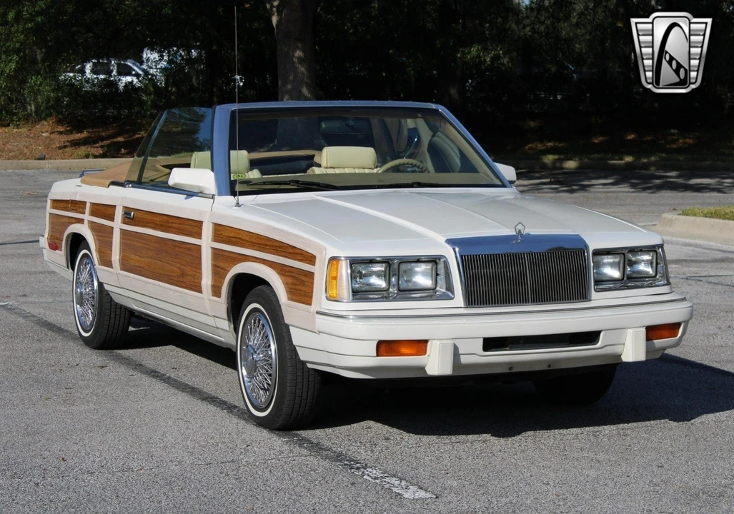 1986 Chrysler LeBaron - Image 10 of 12