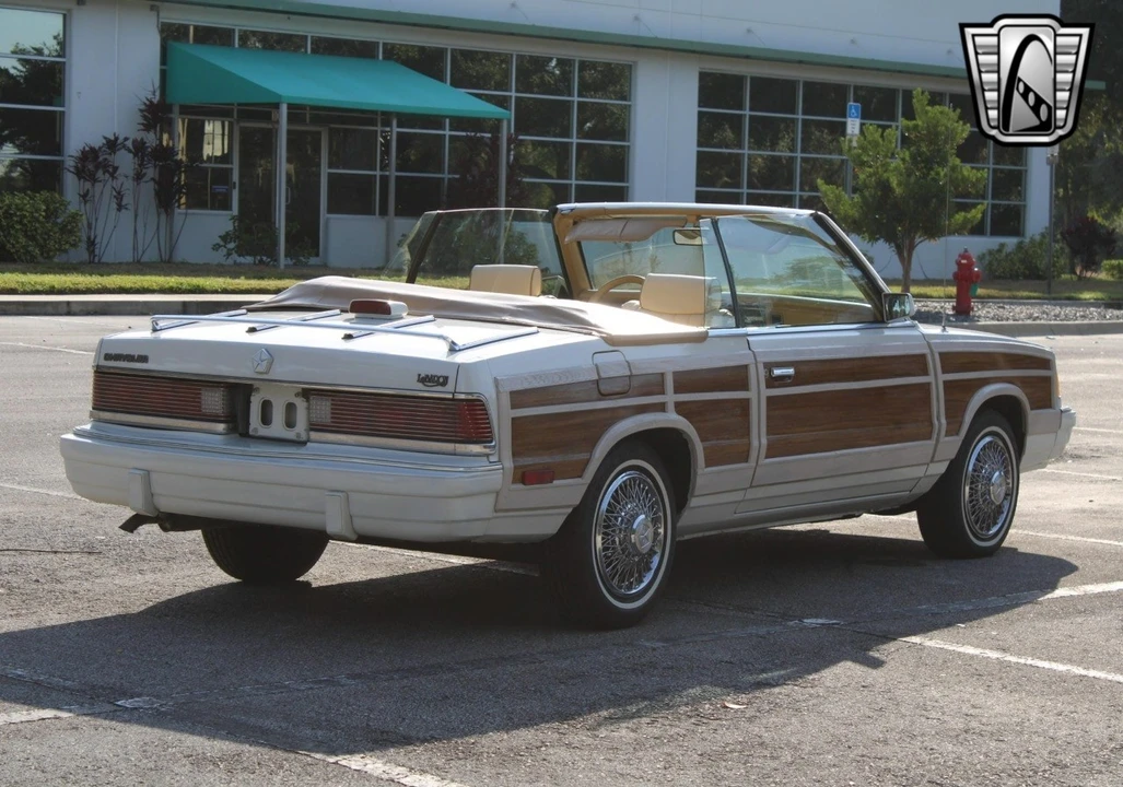 1986 Chrysler LeBaron - Image 9 of 12