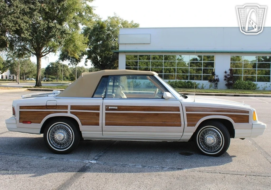 1986 Chrysler LeBaron - Image 16 of 21