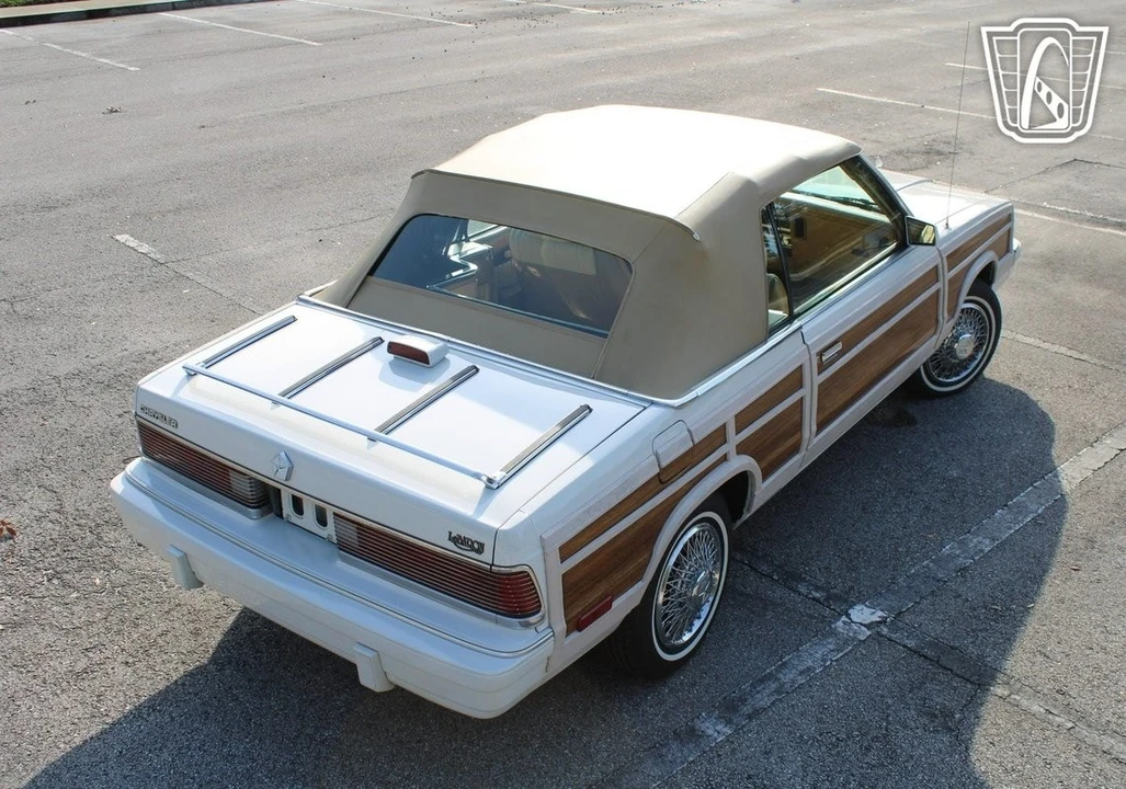 1986 Chrysler LeBaron - Image 15 of 21