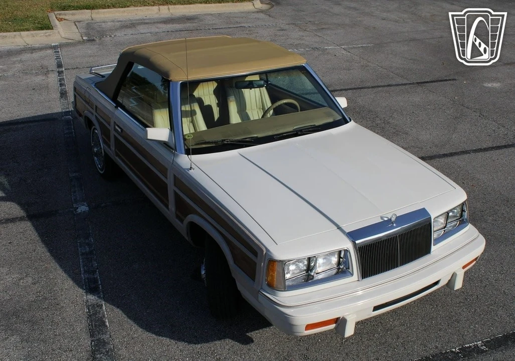 1986 Chrysler LeBaron - Image 19 of 21