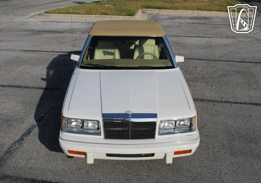 1986 Chrysler LeBaron - Image 4 of 12